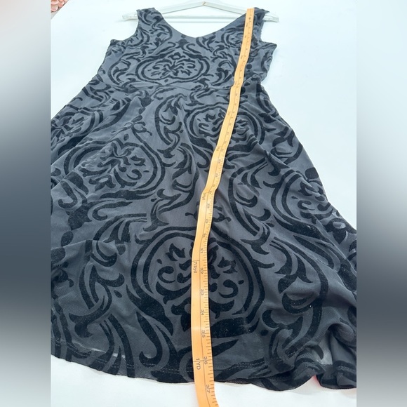 Black Sleeveless Knee Length Dress - V-Neck - Velvet Pattern Detail -Size:Medium - Picture 7 of 8